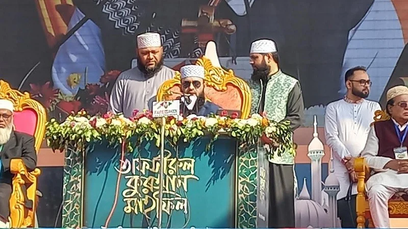 আজহারীর মাহফিল থেকে ২২ নারী আটক, নেপথ্যে যে কারণ