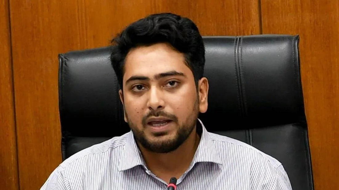 পদত্যাগ করতে যাচ্ছেন উপদেষ্টা: নাহিদ ইসলাম