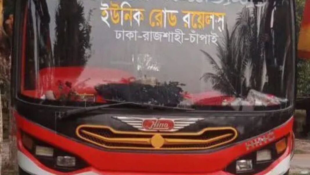 ‘চিৎকারের আওয়াজ পাচ্ছিলাম, কিছুই করার ছিল না’- বাসে ডাকাতি ও ‘ধর্ষণ’ বিষয়ে যাত্রীরা