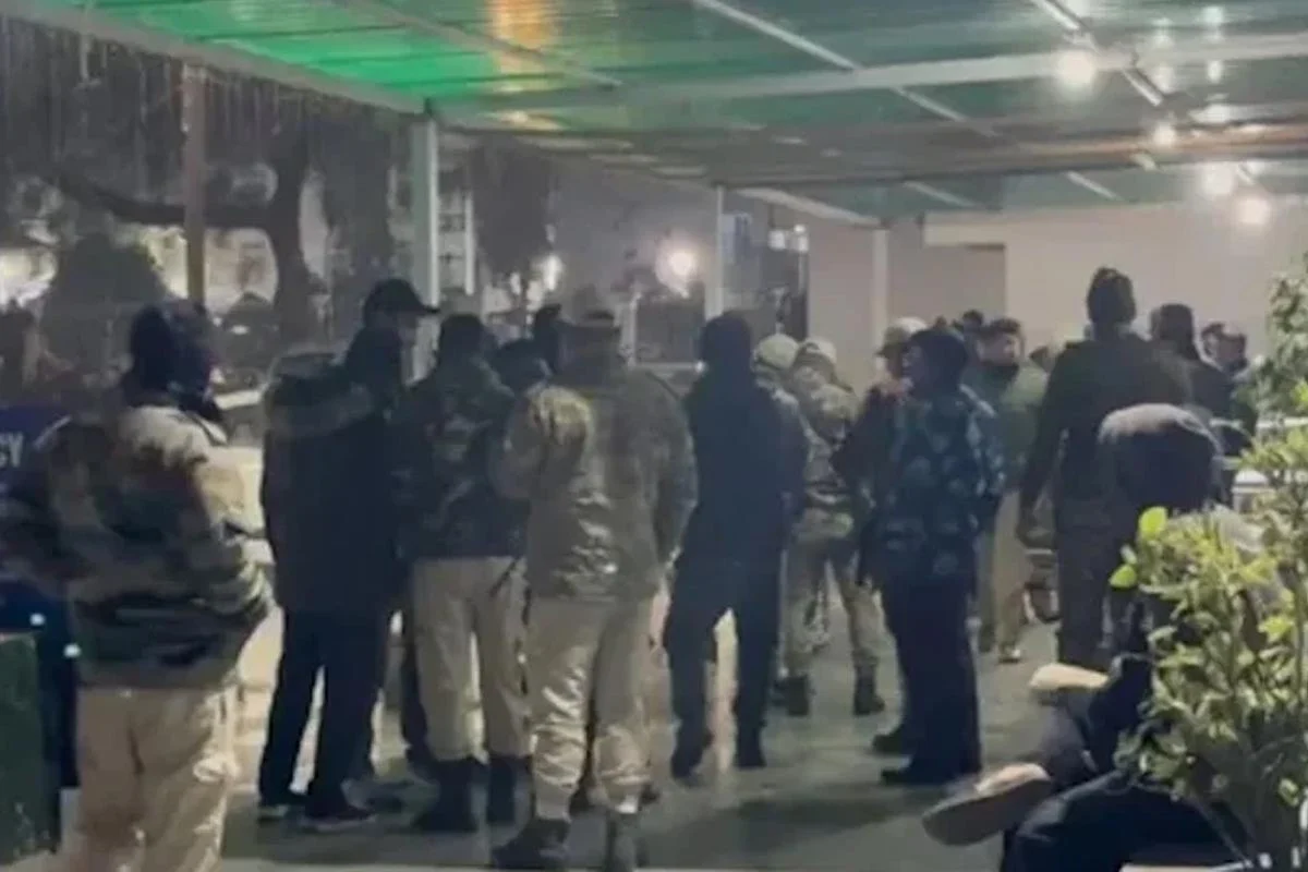 ২ সহকর্মীকে হ’ত্যার পর পুলিশ সদস্যের আত্মহ’ত্যা