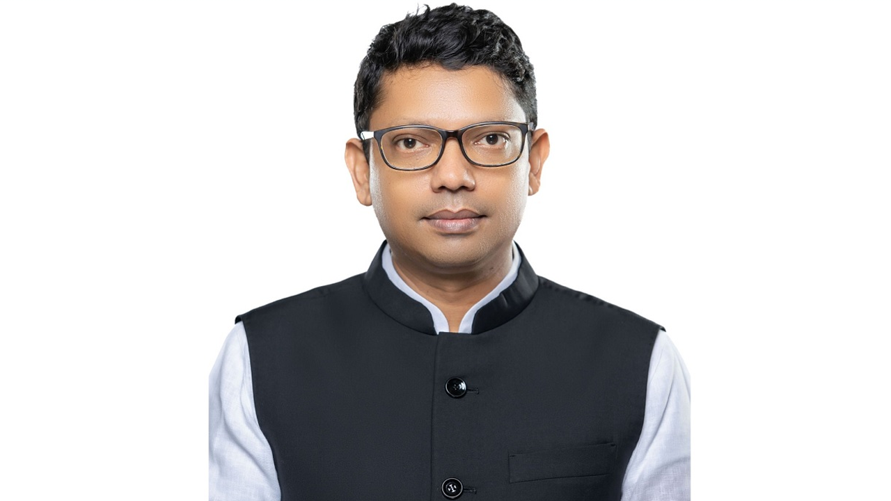 আদালতে বেশি বলবা না, বললেই রিমান্ড বাড়িয়ে দেয় : আইনজীবীকে পলক