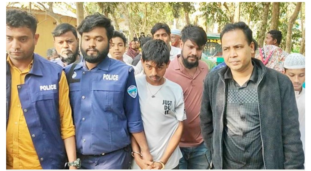 নামাজ শেষে ফিরে এসে দেখেন বিছানায় স্ত্রীর রক্তাক্ত লাশ, ছেলে আটক