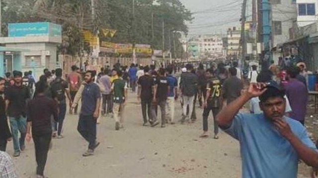 কুয়েটে উপাচার্যের পদত্যাগসহ পাঁচ দাবিতে নতুন কর্মসূচি ঘোষণা
