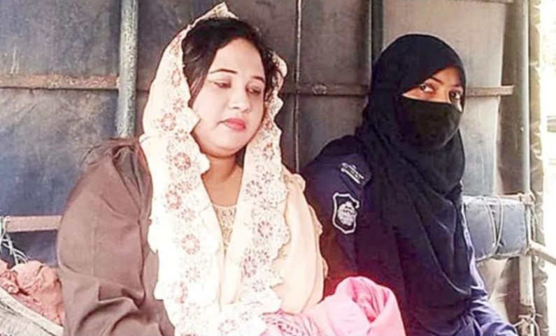 ছেলেরা বেশির ভাগ সময় গাড়িতেই কাজ করতে বাধ্য করে