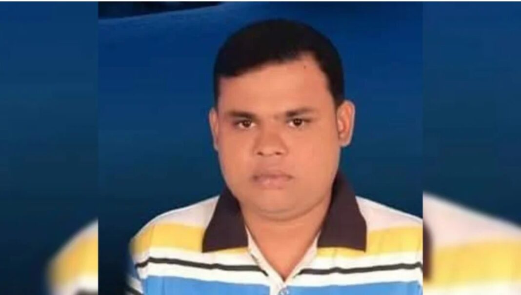 আ.লীগনেতাকে ছাড়াতে থানায় স্বেচ্ছাসেবক দলনেতা, পেটালেন পুলিশকে