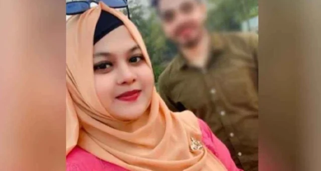 ঘুমানোর আগেই সে আমার রুমের দরজা বাইরে থেকে টেনে বন্ধ করে দেয়’
