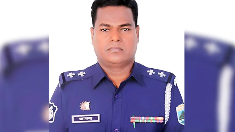 ‘পাঁচ লাখ টাকা দিলে মামলা থেকে নাম বাদ দেব’